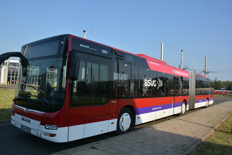 Gelenkbus im neuen Look der BSVG